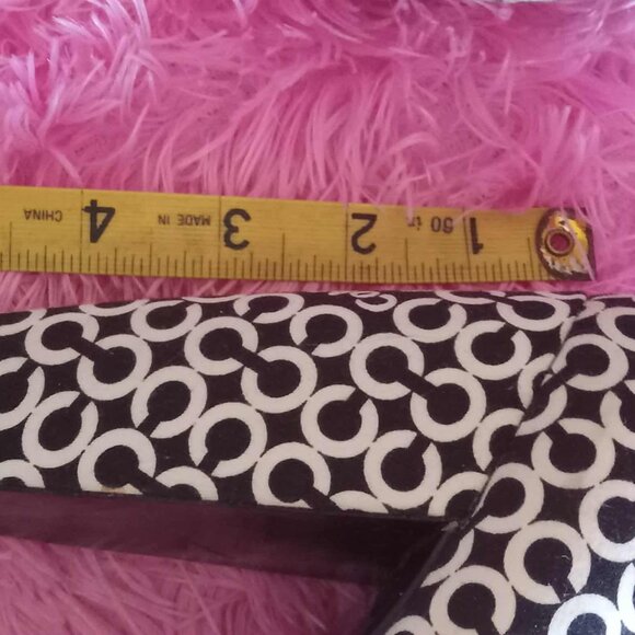 Coach Corey Black White Peekaboo Toe Heels Never Worn 11 - Picture 5 of 5